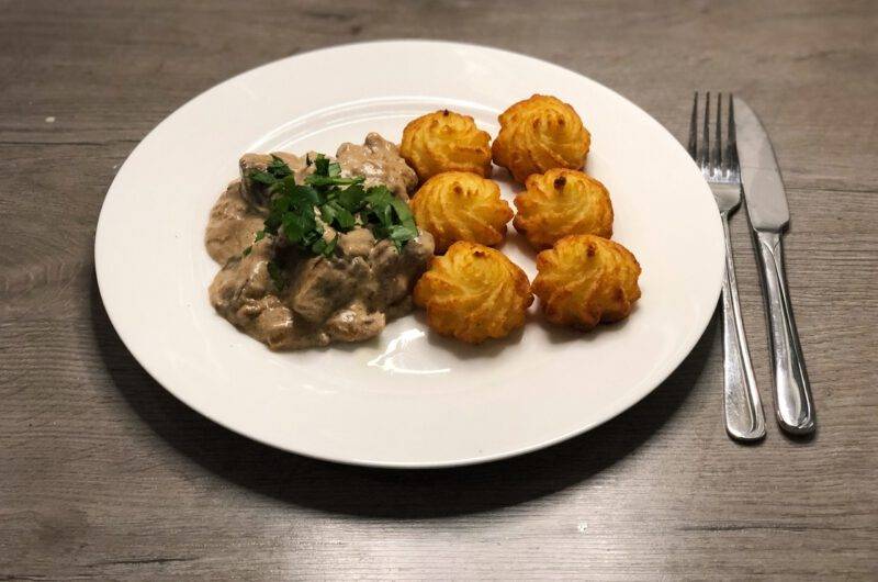 Leber mit saurer Sahne