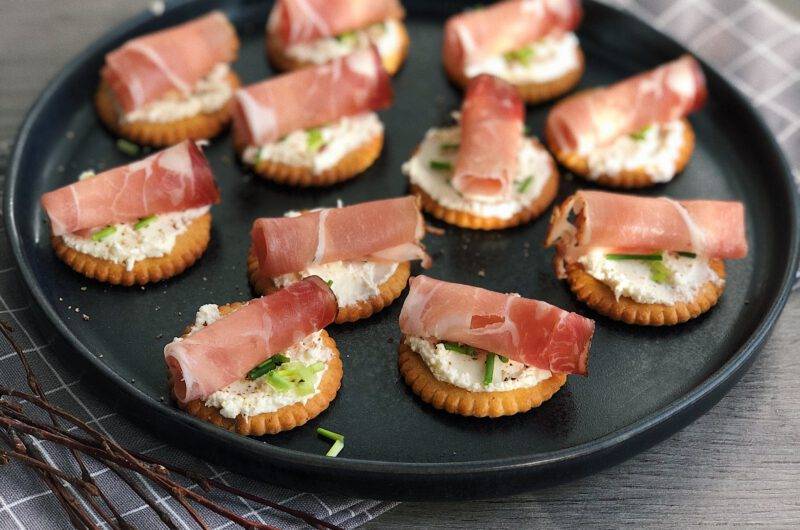 Crackers mit Prosciutto