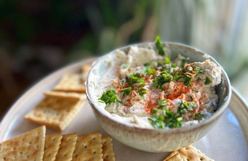 Dip mit karamellisierten Zwiebeln