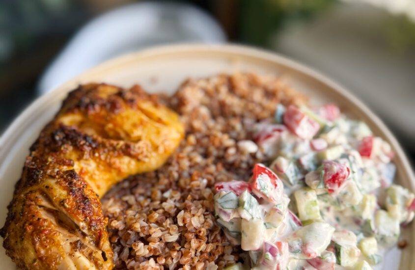 Hähnchenschenkel mit Buchweizen